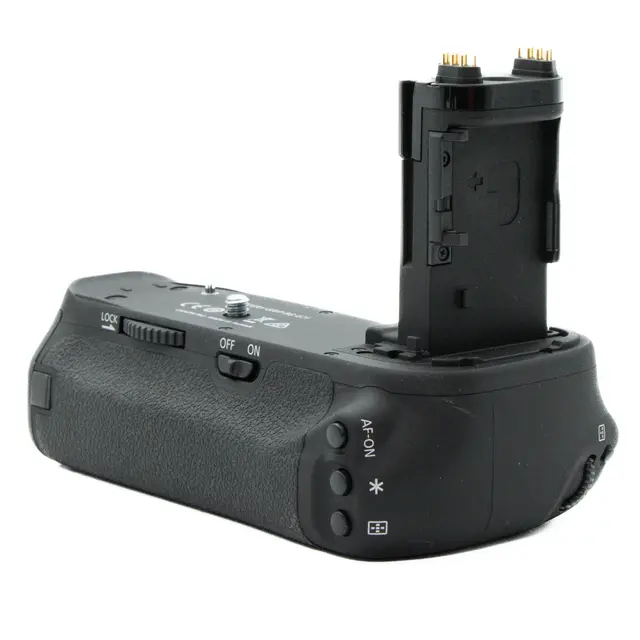 BRUKT Canon EOS 6D Mark II m/batterigrep Tilstand: 4 | 17 794 eksp. 