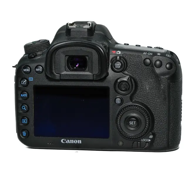 BRUKT Canon EOS 7D Mark II Tilstand: 3 |23039 eksp. 