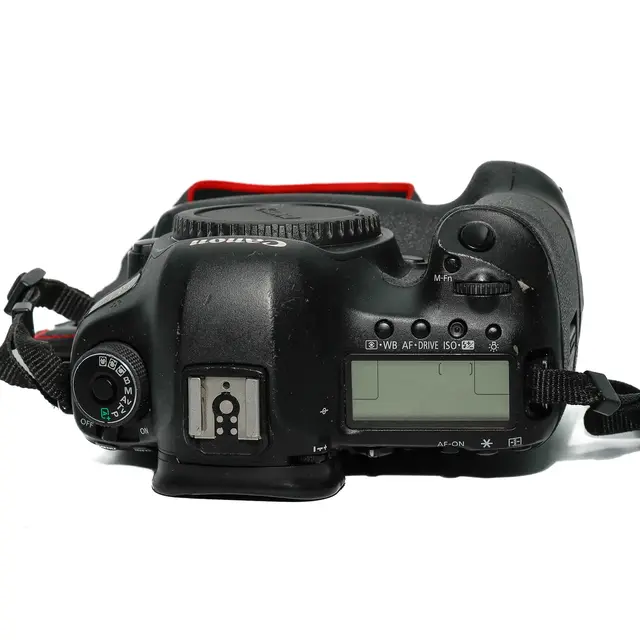 BRUKT Canon EOS 5D Mark III +batterigrep Tilstand: 3 |63 655 (42%) eksp. 