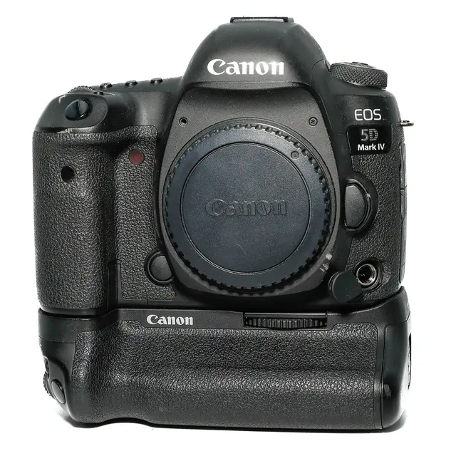 BRUKT Canon EOS 5D Mark IV m/batterigrep Tilstand: 3 |55 774 (37%) eksp. 