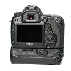 BRUKT Canon EOS 5D Mark IV m/batterigrep Tilstand: 3 |55 774 (37%) eksp.