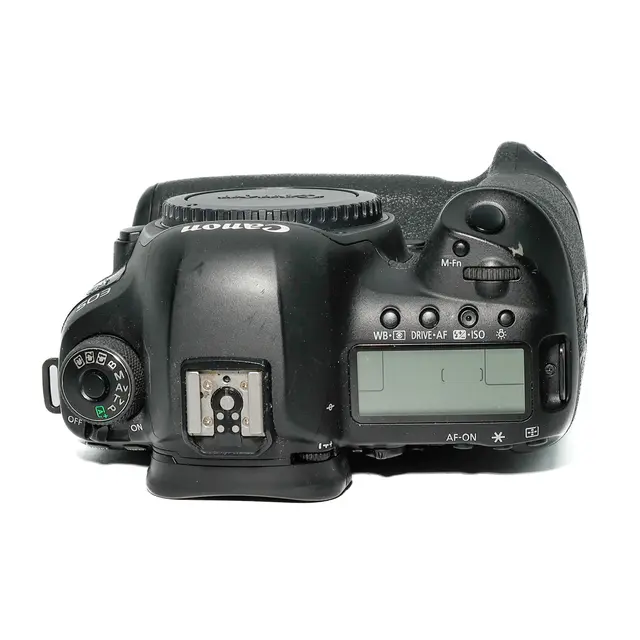 BRUKT Canon EOS 5D Mark IV m/batterigrep Tilstand: 3 |55 774 (37%) eksp. 