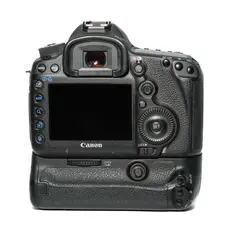 BRUKT Canon EOS 5D MarkIII m/batterigrep Tilstand: 3 |62 270 (42%) eksp.