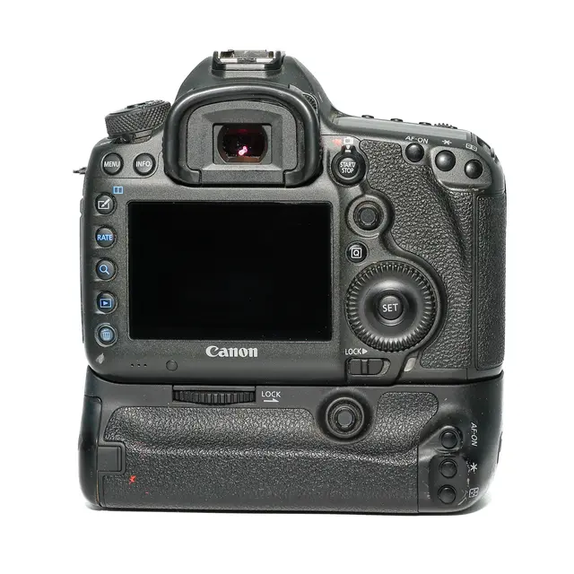 BRUKT Canon EOS 5DS R m/batterigrep Tilstand: 3 |82 728 (55%) eksp. 