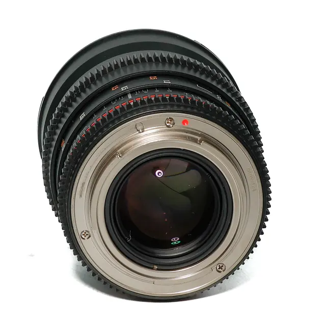 BRUKT Rokinon VDSLR 24mm T1.5 Tilstand: 3 | Canon EF 