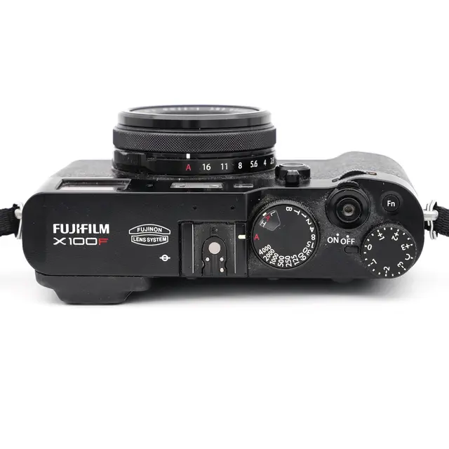 BRUKT Fujifilm X100F Tilstand: x | 1 784 eksp. 