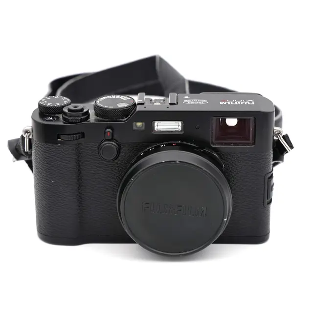 BRUKT Fujifilm X100F Tilstand: x | 1 784 eksp. 