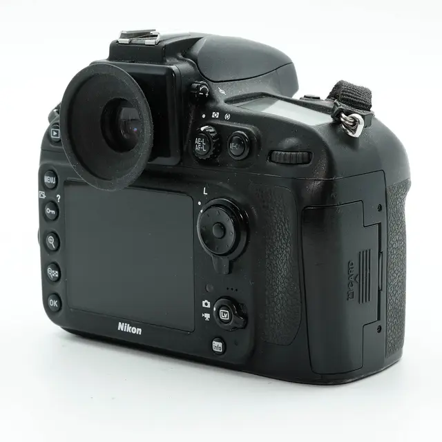 BRUKT Nikon D800 m/ MB-D12 batterigrep Bruktsalg-Tilstand: 3 