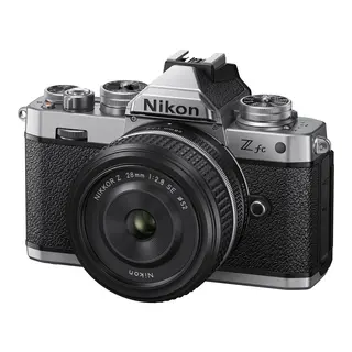 Nikon Z fc + Z 28 mm f/2.8 SE Speill&#248;st systemkamera med retrodesign