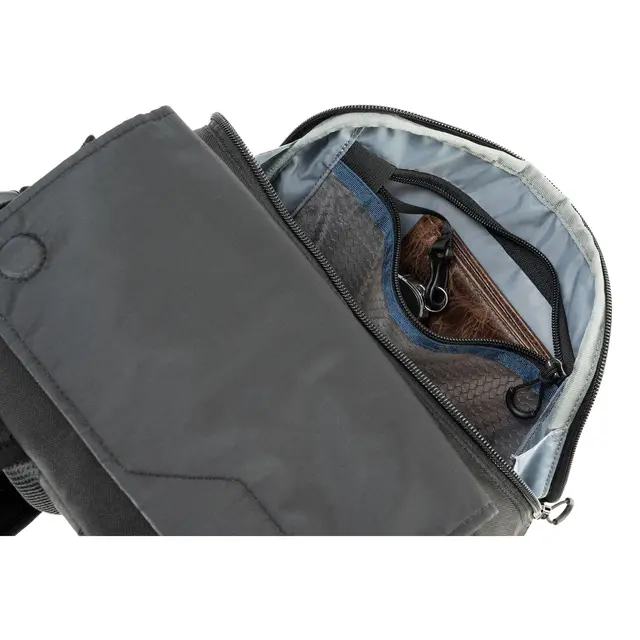 Think Tank Mirrorless Mover Backpack 18L 18L. Coast Green 