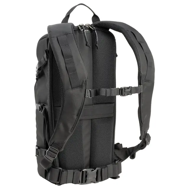 Think Tank DarkLight Backpack 14L, Black 14L. Sort 